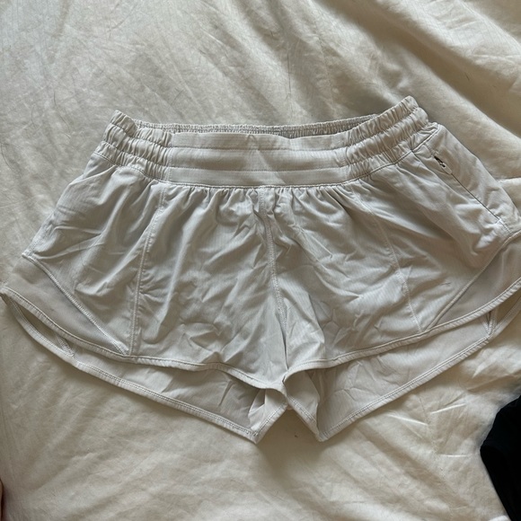 Lululemon Athletica | Athleisure | Fast and Free Running Shorts | White Size 6 - Picture 3 of 4